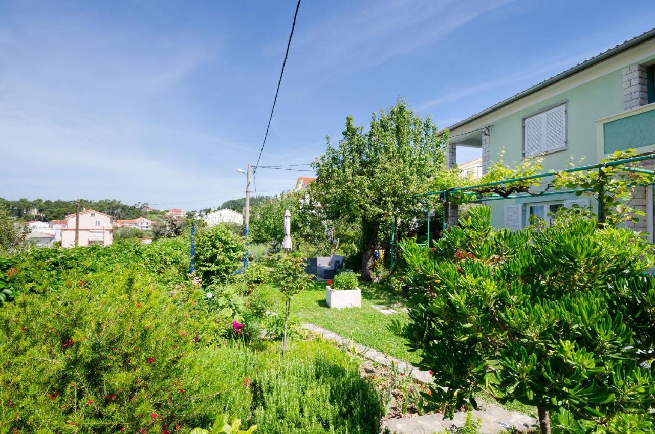 Apartments Ruzica Banjol Exterior foto